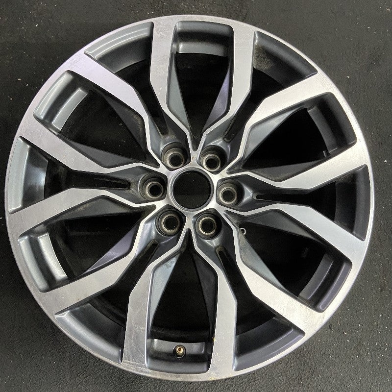 20" XT5 21-24 20x8 12 spoke machined face with black pockets opt Q6N Original OEM Wheel Rim