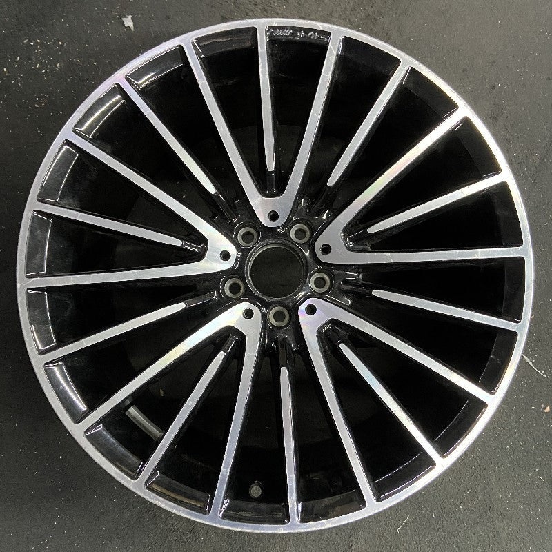 21" MERCEDES S-CLASS 21 223 Type S models Sedan 21x10 5 V spoke machined face with black accent Original OEM Wheel Rim